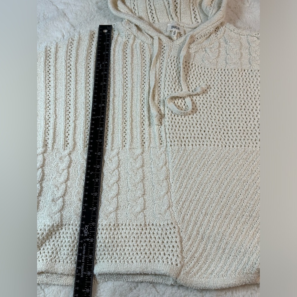 BKE Mixed Stitch Hooded Sweater wide semi crop cream women’s size small - Picture 5 of 8